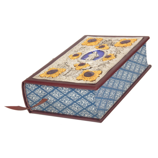 Подарункове видання "Козацька Україна: печатки, герби, знаки та емблеми кінця XV-XVIII ст." із посрібленим декором з позолоченими елементами та інкрустацією сердоліками у формі печаток