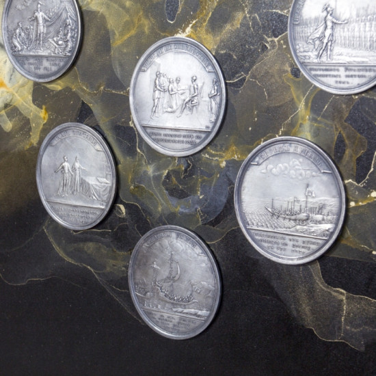 Авторське панно "Велич Київської Русі" (З посрібленими фігурами Володимира та Ольги, репліками монет, позолоченим, інкрустованим Тризубом)