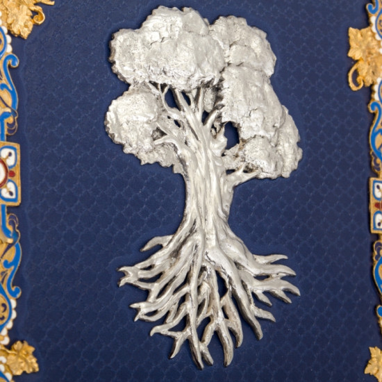 Подарункове видання «Родинна книга» з позолоченим та посрібленим ювелірним декором з земалями