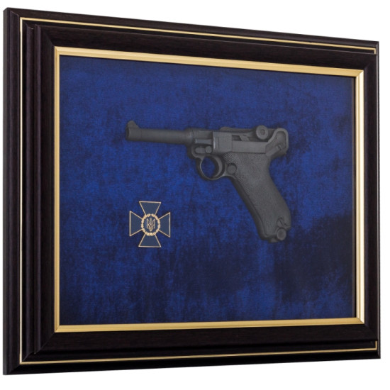 Сувенір "Пістолет Парабелум та емблема СБУ"
