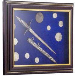 Композиція "Кортик та літаки" (посріблені репліки кортика, монет та медалей)