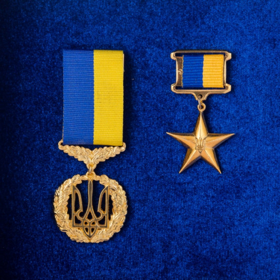 Сувенір "Пістолет Форт з нагородами"