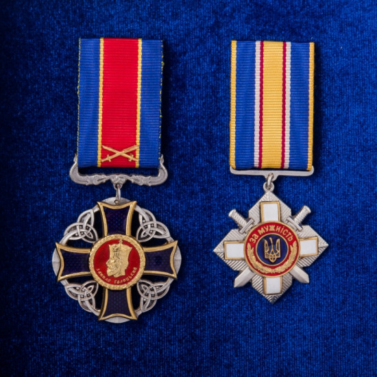 Сувенір "Пістолет Форт з нагородами"