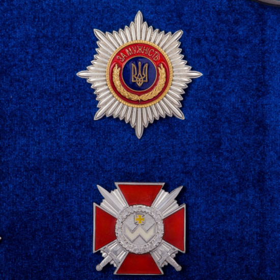 Сувенір "Пістолет Форт з нагородами"