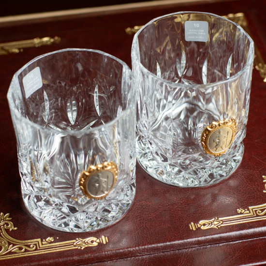Подарунковий сет келихів для віскі "Мамай, або Перші козаки" (книга + 2 кришталеві келихи з металевим посрібленим та позолоченим декором)