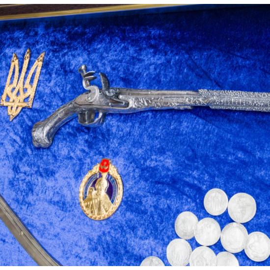 Панно "Україна – козацька держава" з репліками музейних предметів у металі з позолотою, срібленням та інкрустацією