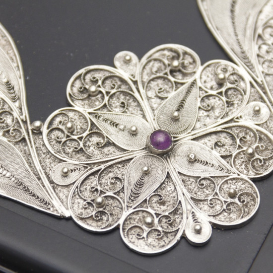 Булава з інкрустацією дорогоцінним камінням у подарунковому футлярі 