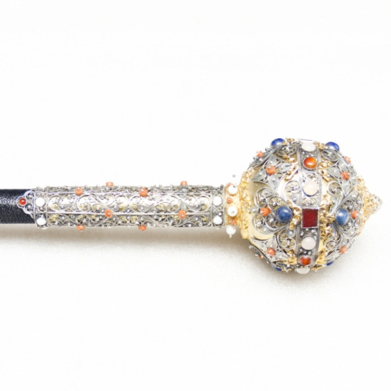 Булава з інкрустацією дорогоцінним камінням у подарунковому футлярі 