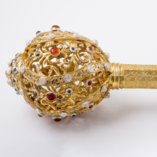 Булава з ювелірним декором та інкрустацією дорогоцінним камінням у подарунковому футлярі