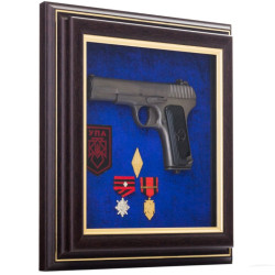 Сувенір "Пістолет ТТ та емблема УПА з нагородами"