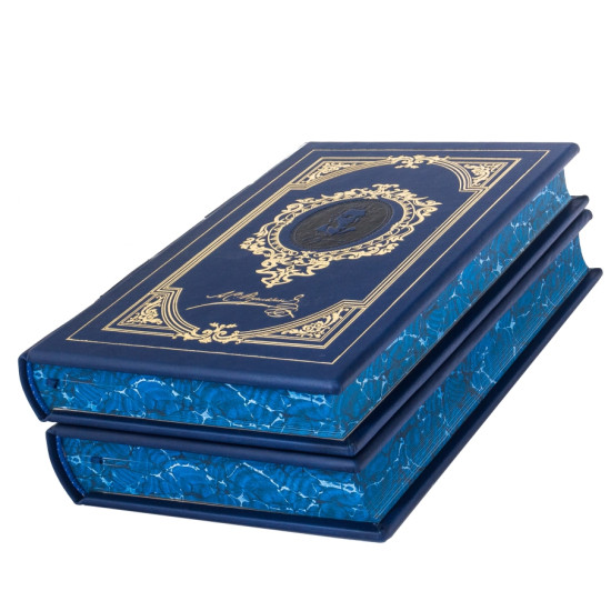 Рідкісне видання творів О. С. Пушкіна у 2 т. під редакцією П. Тичини українською мовою. Репринт 1949 р. з копією посрібленої медалі поета