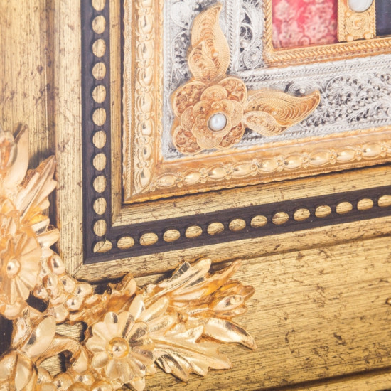 Ікона "Іллінська - Чернігівська Богоматір" з покриттям сріблом і золотом, з інкрустацією дорогоцінним камінням та з емалями