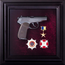 Сувенір "Пістолет Макарова та нагороди"