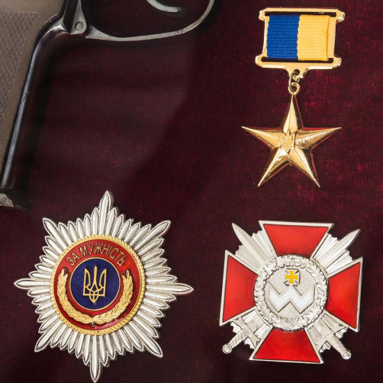 Сувенір "Пістолет Макарова та нагороди"