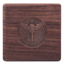  Футляр для монети 45 мм з деревини цінних порід "Воєнна розвідка України". (Можливе виготовлення з індивідуальним логотипом)