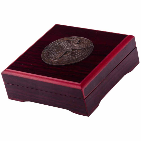 Футляр для монети 45 мм з деревини цінних порід "Воєнна розвідка України"