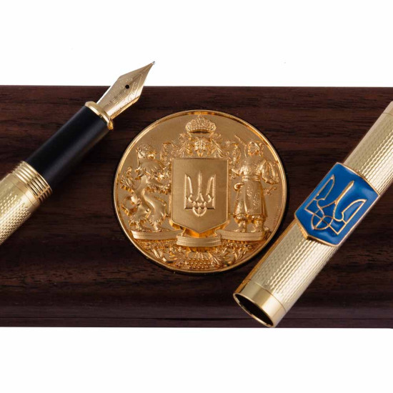 Подарунок "Ручка з мініатюрою "Український Тризуб" (ручка TENSO з ювелірною мініатюрою, футляр з позолоченим Гербом)