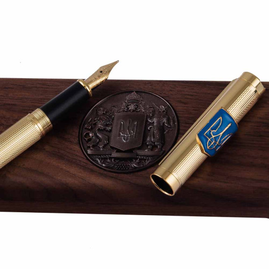 Подарунок "Ручка з мініатюрою "Український Тризуб" (ручка TENSO з ювелірною мініатюрою, футляр з мідним Гербом)