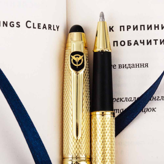  Подарунковий набір "Воєнна розвідка України". (Книга "Мислення розвідника" з ручкою TENSO з ювелірною мініатюрою )