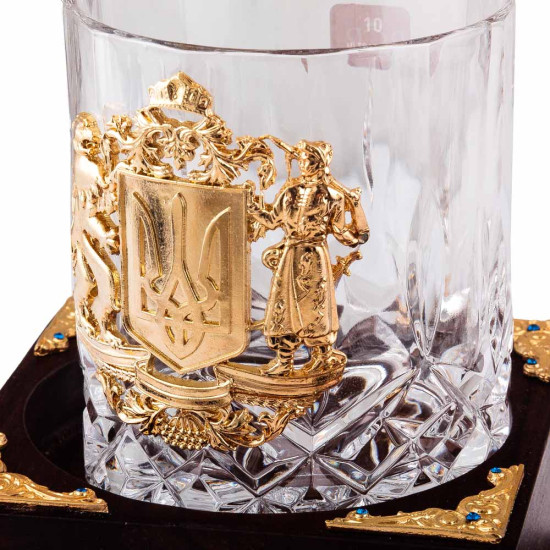 Подарунковий набір для віскі "Черчилль і Тризуб: тост за Україну". (2 кришталеві келихи  Cristalleria Italiana, гільйотина для сигар, камені для віскі).