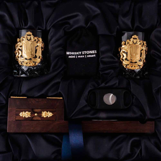 Подарунковий набір для віскі "Черчилль і Тризуб: тост за Україну". (2 кришталеві келихи  Cristalleria Italiana, гільйотина для сигар, камені для віскі).