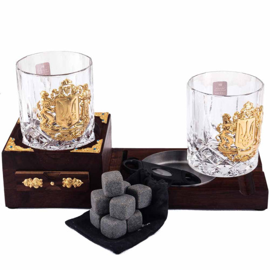 Подарунковий набір для віскі "Черчилль і Тризуб: тост за Україну". (2 кришталеві келихи  Cristalleria Italiana, гільйотина для сигар, камені для віскі).