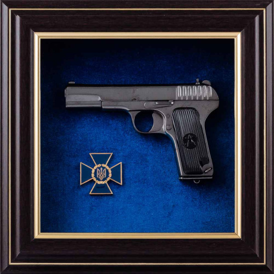 Сувенір "Пістолет ТТ та емблема СБУ"