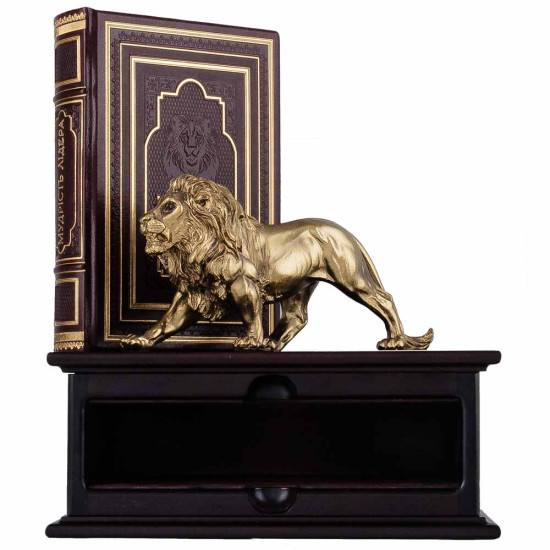 Подарункове видання книги "Мудрість лідера" в дерев'яному коробі-футлярі з фігурою лева