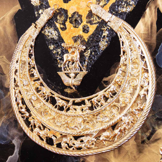 Авторське панно "Скіфська містерія" (живопис, текстурний пейзаж, метал, позолота). Експонат виставки ART TALENT FAIR 2025