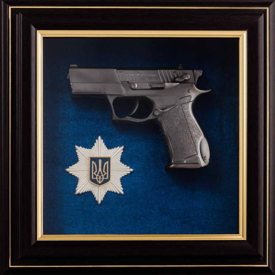 Сувенір "Пістолет Форт та знак Національної поліції України"