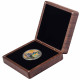Пам'ятна монета-оберіг "Надія та оновлення" у дерев'яному футлярі з металевою позолоченою накладкою із зображенням Великого Державного Герба