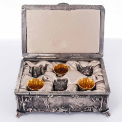 Подарунковий набір "Мисливський Трофей". Срібна скриня (невідомий автор) з ритонами від Ювелірного Дому Андрія Ковалика