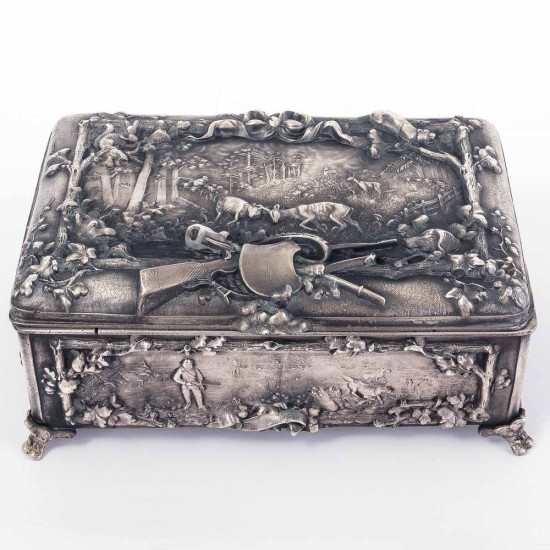 Подарунковий набір "Мисливський Трофей". Срібна скриня (невідомий автор) з ритонами від Ювелірного Дому Андрія Ковалика