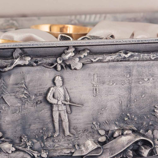 Подарунковий набір "Мисливський Трофей". Срібна скриня (невідомий автор) з ритонами від Ювелірного Дому Андрія Ковалика