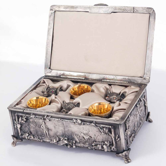 Подарунковий набір "Мисливський Трофей". Срібна скриня (невідомий автор) з ритонами від Ювелірного Дому Андрія Ковалика