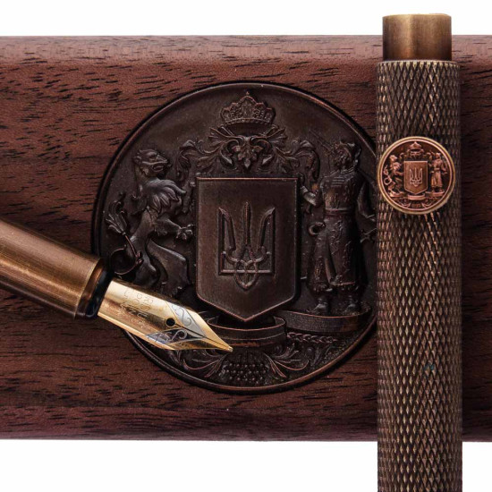 Подарунок "Державний символ" (ручка TENSO з ювелірною мініатюрою, футляр з металевим гербом)