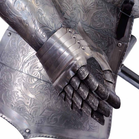 Декоративний лицарський обладунок максиміліанівського типу 