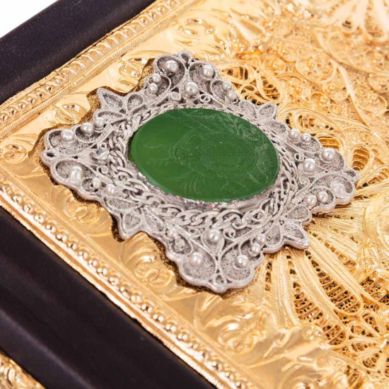 Подарункове видання "Козацька Україна: печатки, герби, знаки та емблеми кінця XV-XVIII століть" у коштовному декорі з позолотою з інкрустацією та емалями