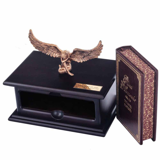 Подарунковий набір "Збірка поезій Ліни Костенко у дерев'яному футлярі з птахом"