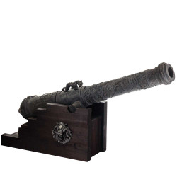 Історична композиція "Гармата на лафеті з левами"