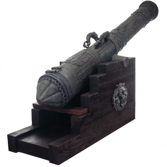 Історична композиція "Гармата на лафеті з левами"