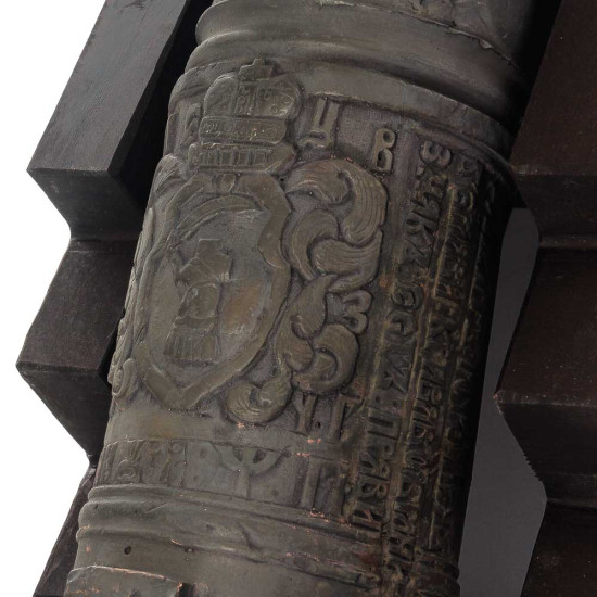 Історична композиція "Гармата на лафеті з левами"