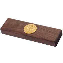 Подарунок "Ручка з мініатюрою емблеми Військової розвідки України" (ручка TENSO з ювелірною мініатюрою у дере'яному футлярі з металевою емблемою)