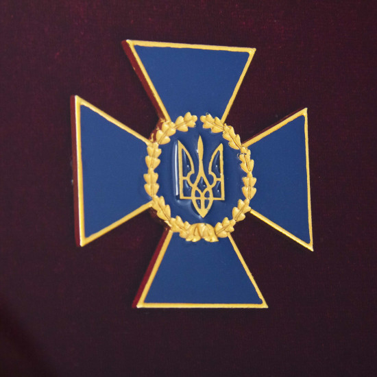 Сувенір "Пістолет Макарова та емблема СБУ"