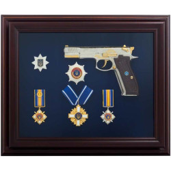 Сувенір "Пістолет Форт з нагородами"