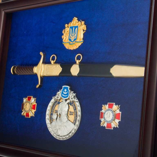 Історичний подарунок "Кортик з нагородами" (метал, позолота, сріблення, емалі)