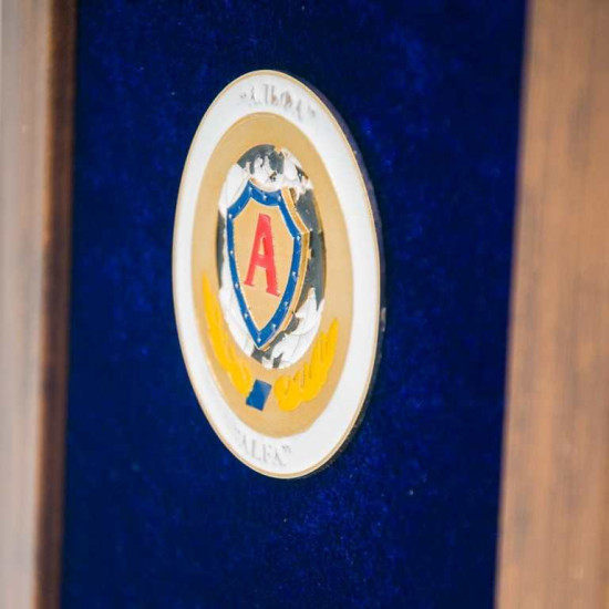 Подарунок "Міжнародна Асоціація ветеранів підрозділів антитерору "Альфа"