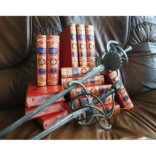 Подарункове видання зібрання творів Олександра Дюма у 15 т. з позолоченими металевими накладками з італійськими емалями