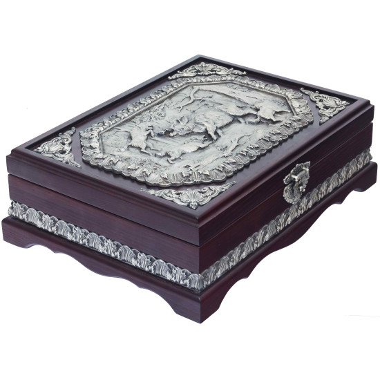 Подарункове видання "Енциклопедія полювання" з металевим посрібленим декором та картиною на металі у дерев'яній скрині-футлярі