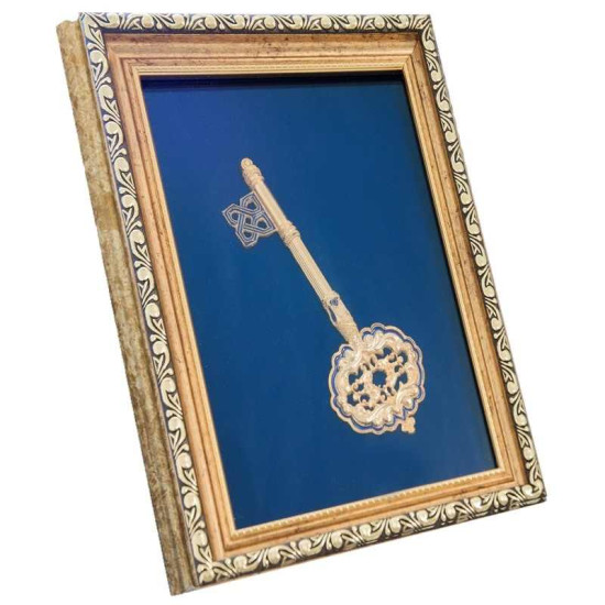 Подарунок "Ключ" (ювелірний виріб з позолотою, емалями та камінням)